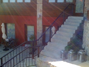 escalera de acceso a  la habitación dalia