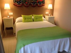 habitación matrimonial del apartamento Hortensia ( Hospital de Villahormes)