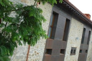 fachada sur del Hospital de Villahormes